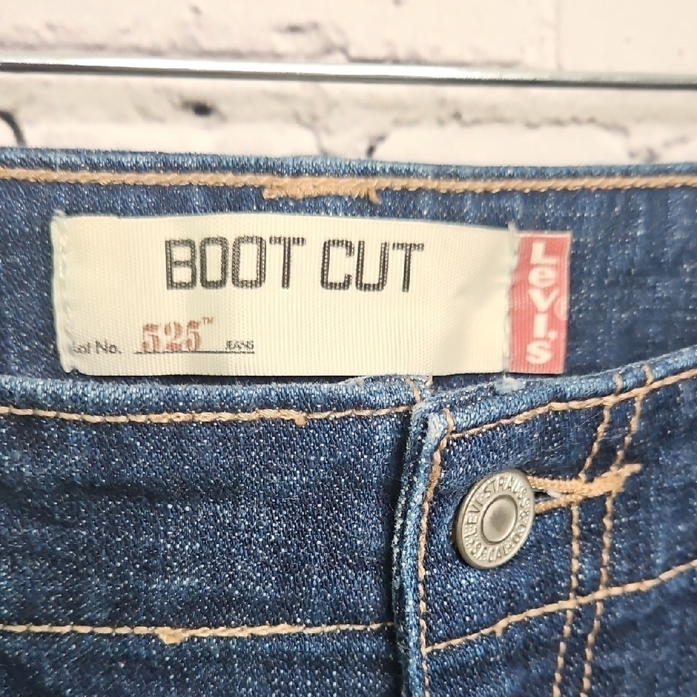 Levi's 525 Women's Dark Wash Bootcut Jeans Size 12M EUC - Picture 4 of 7